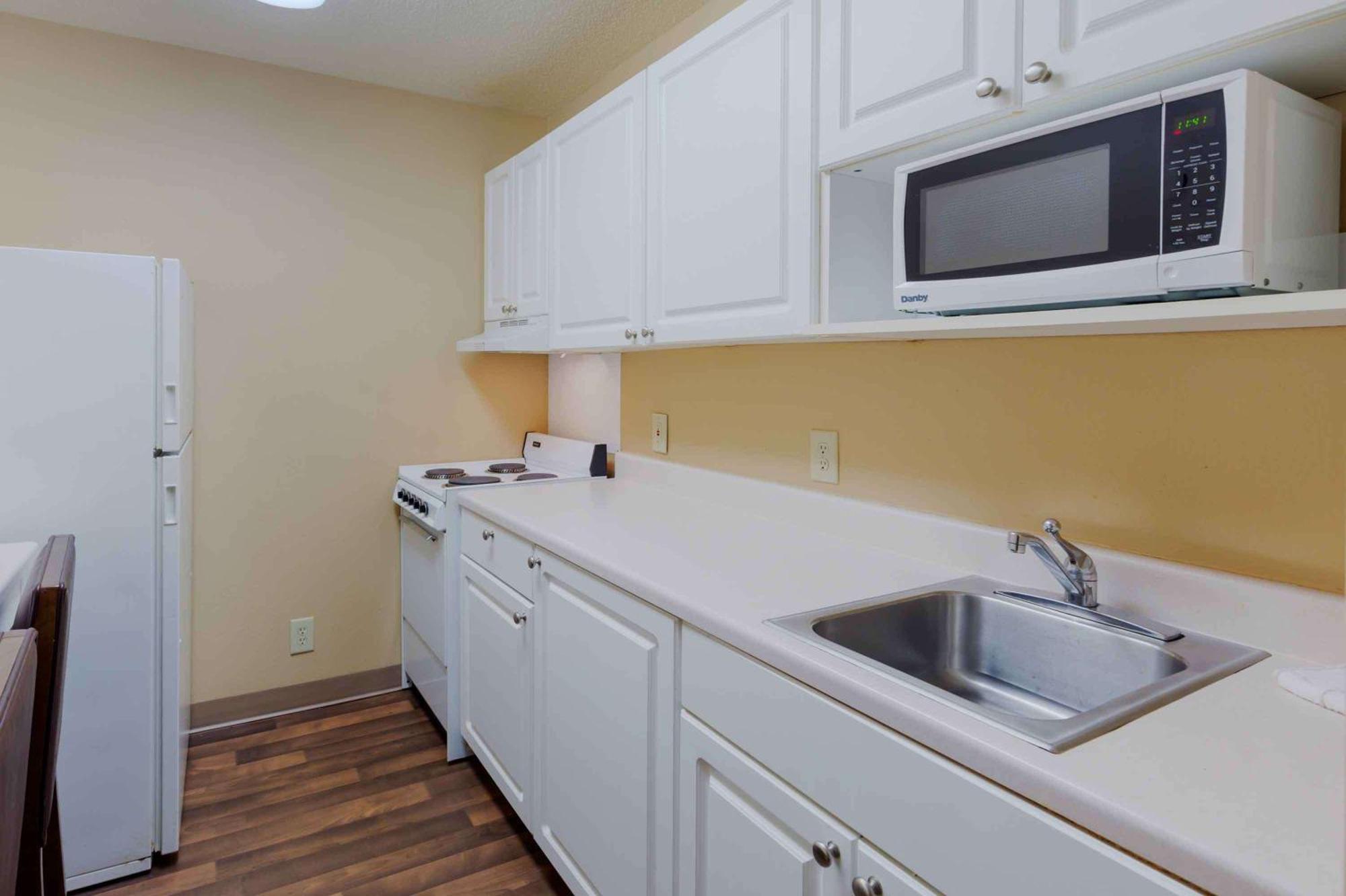Extended Stay America Select Suites - Raleigh - Rtp - 4610 Miami Blvd Durham Bagian luar foto