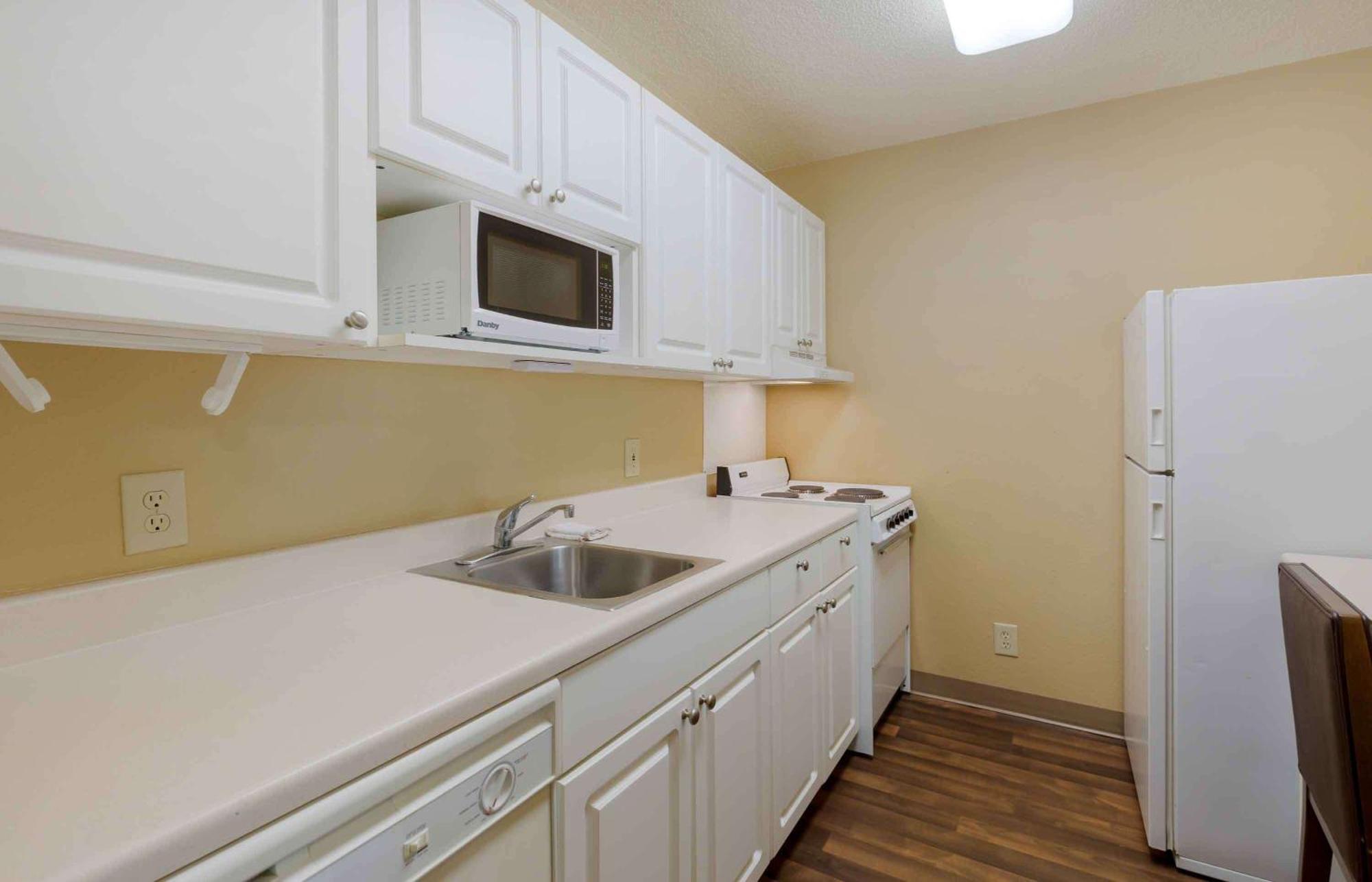Extended Stay America Select Suites - Raleigh - Rtp - 4610 Miami Blvd Durham Bagian luar foto