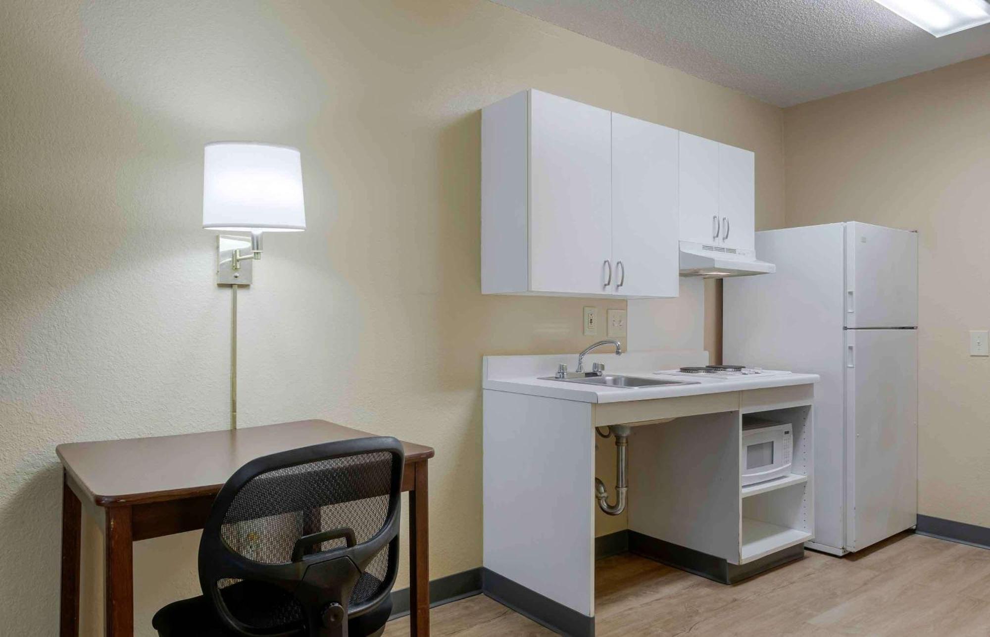 Extended Stay America Select Suites - Raleigh - Rtp - 4610 Miami Blvd Durham Bagian luar foto