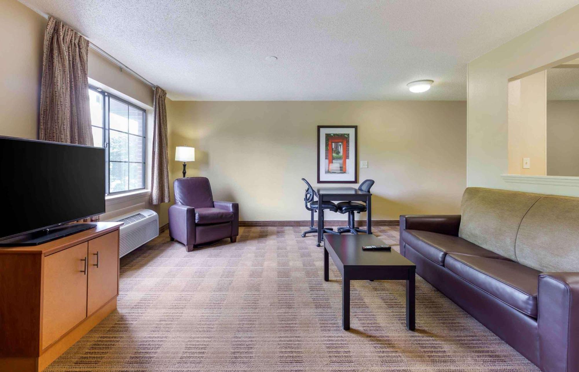 Extended Stay America Select Suites - Raleigh - Rtp - 4610 Miami Blvd Durham Bagian luar foto