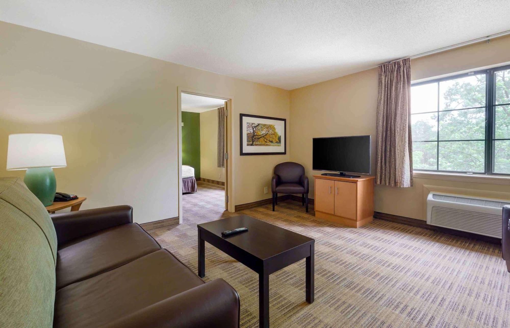 Extended Stay America Select Suites - Raleigh - Rtp - 4610 Miami Blvd Durham Bagian luar foto