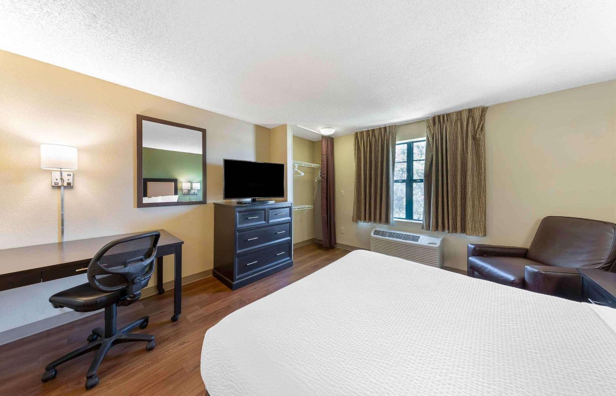 Extended Stay America Select Suites - Raleigh - Rtp - 4610 Miami Blvd Durham Bagian luar foto